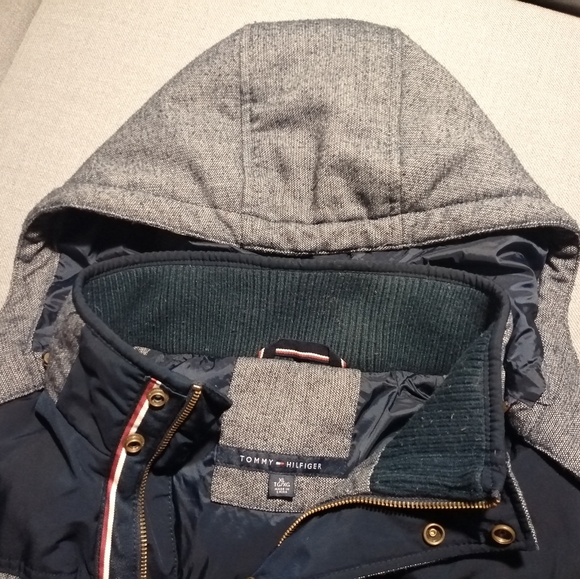 EUC men's XL Tommy Hilfiger downfilled jacket - Picture 6 of 8